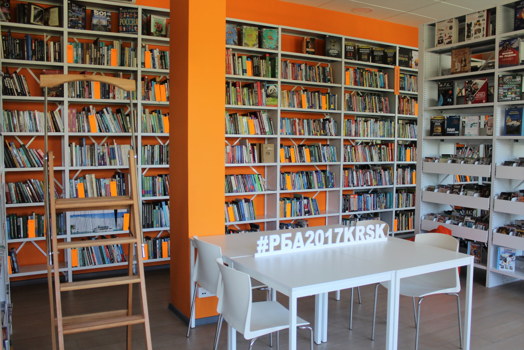 Односторонние стеллажи для библиотеки